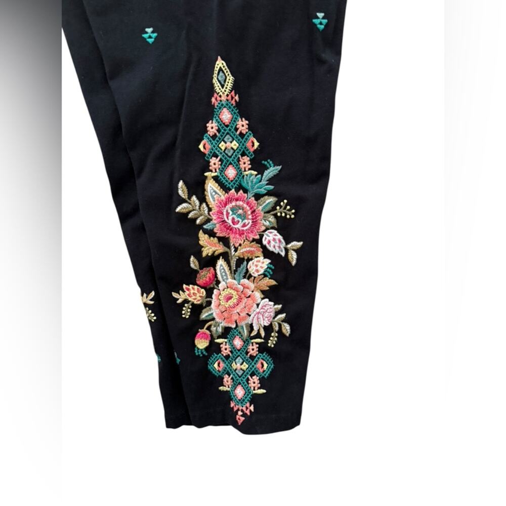 Johnny Was Chandra Bike Short Bermuda Floral Embroidery Black Knit XS J66720-2 - Picture 9 of 11